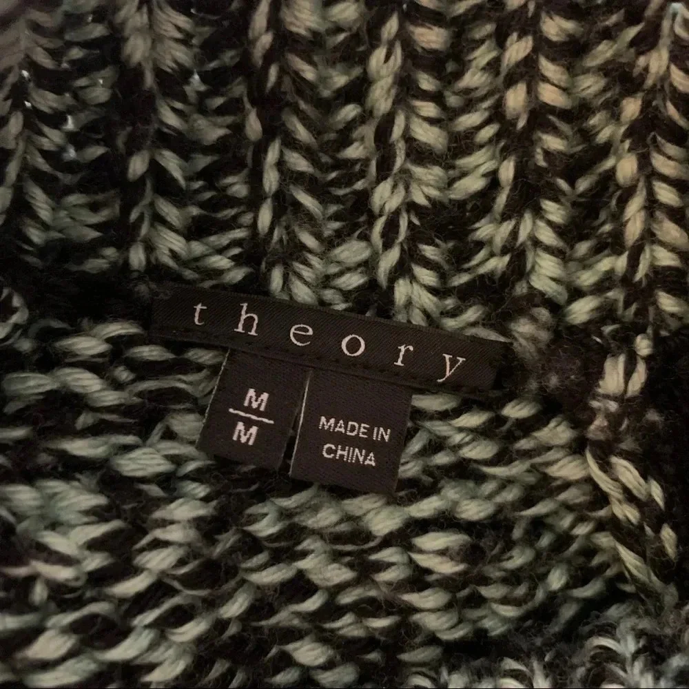 Theory Riona Ultra Fine Wool Sweater Size Medium